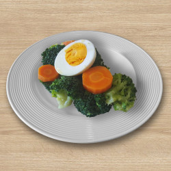 Brócoli cocido con huevo